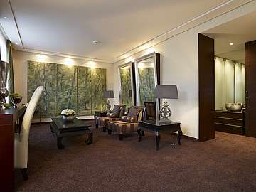 Living area of Forest Superior Suite