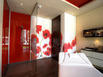 Clarins
